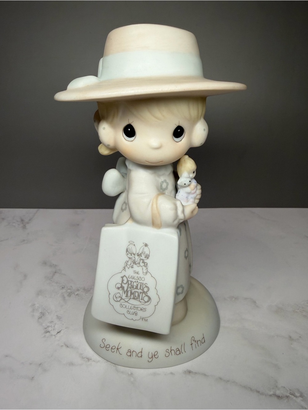 Precious Moments “Seek And Ye Shall Find” Charter Member Figurine #E-0105
